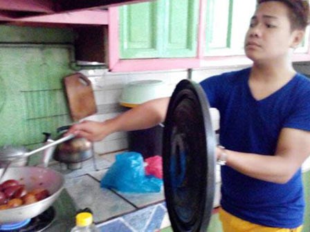 Để đàn ông vào bếp là... tội lỗi