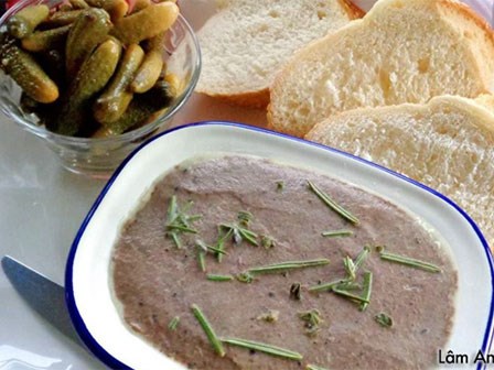 Làm pate gan gà thơm nức mũi, ăn sáng kèm bánh mì cả nhà mê