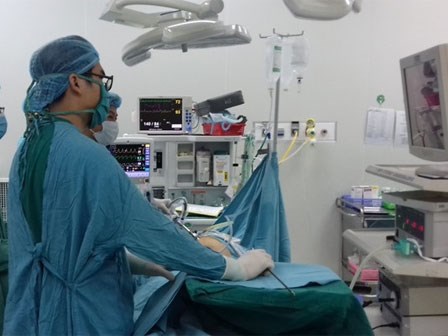 Cứu sống bệnh nhân bị vỡ tinh hoàn do heo tấn công
