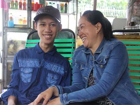 Tìm thấy con trai bị tâm thần mất tích sau 2 tháng, người mẹ vỡ òa hạnh phúc