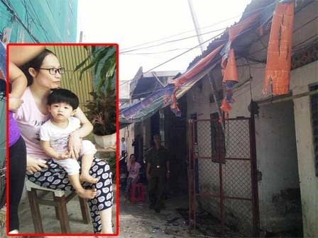 Thanh sắt khoảng 10m đâm thẳng vào nhà, mẹ đang cho con 2 tháng tuổi bú sữa thoát chết trong gang tấc