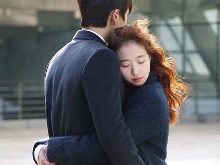 Top 4 cung Hoàng đạo nữ không bao giờ chủ động “cọc đi tìm trâu”