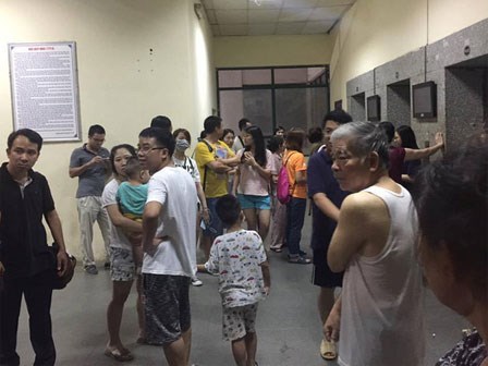 Người già, trẻ em chung cư Cầu Giấy hoảng loạn vì chập điện gây cháy giữa đêm khuya