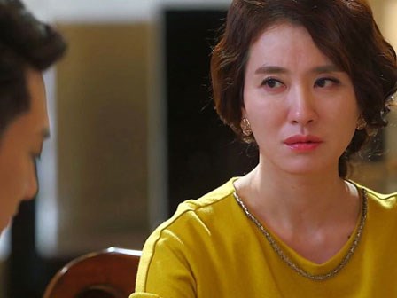 Vợ xinh đẹp sững người khi chồng nói thật lí do ngoại tình với… gái xấu