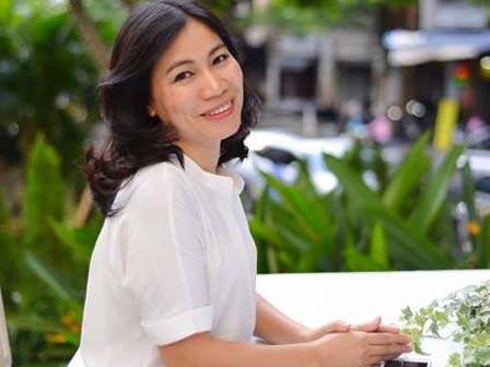 Bố hỏi Làm bài kiểu gì mà được có 2 điểm?”, bé gái tỉnh bơ đưa ra câu trả lời khiến ông vò đầu bứt tai vì tức-2