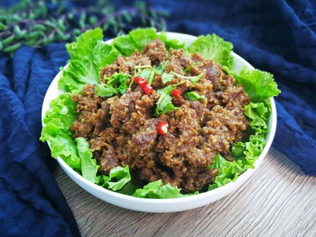 Trổ tài làm món bò hấp ngọt mềm đãi cả nhà ngày nghỉ