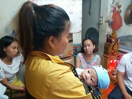 Giọt nước mắt ân hận của người mẹ bỏ lại con gái 14 ngày tuổi cùng 1 triệu đồng