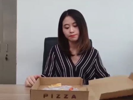 Nướng piza mạo hiểm theo cách thánh nữ công sở