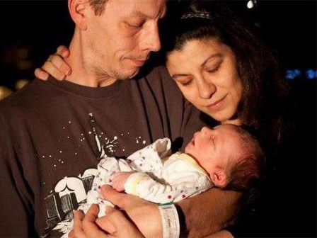Chờ đợi 12 năm mới có con, người mẹ không ngờ mình vô tình hại chết con 4 ngày tuổi ngay trong bệnh viện