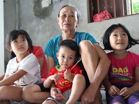 Lao xuống ao cứu con trai 5 tuổi, hai mẹ con cùng chết để lại 4 đứa trẻ mồ côi