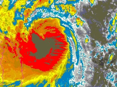 Việt Nam chuẩn bị hứng bão giật cấp 15, có giống siêu bão cấp 4 Irma không?
