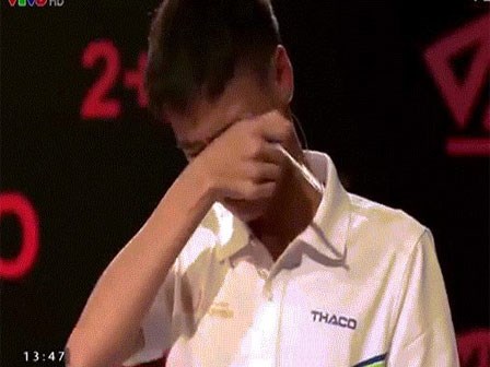 Thí sinh được phong 'thánh' khóc trong cuộc thi mở màn 'Đường lên đỉnh Olympia'