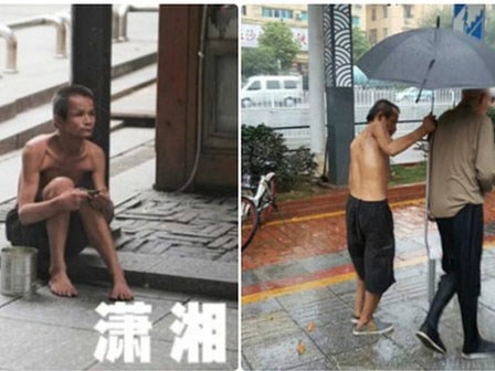Người ăn mày khuyết tật tận tuỵ che ô cho cụ già chống nạng tập tễnh bước đi trong mưa gây xúc động mạnh