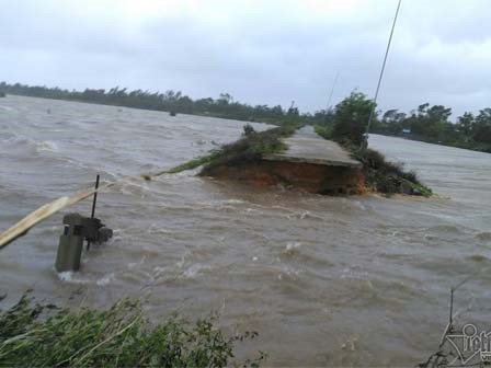 Dự báo thời tiết 16/9: Lũ miền Trung lên nhanh, mưa to khắp nước