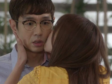 Chồng cắn răng nuốt cục nghẹn to đùng sau khi bỏ vợ theo người tình yếu đuối