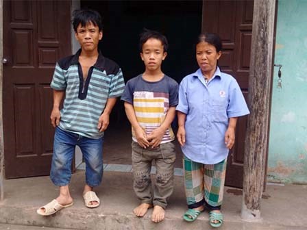 Cuộc mưu sinh chật vật của “gia đình người lùn” ở Hưng Yên