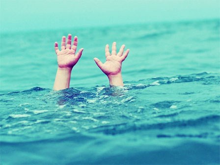 Bé gái 1 tuổi chết đuối trong bồn tắm vì một phút sơ suất của người giúp việc