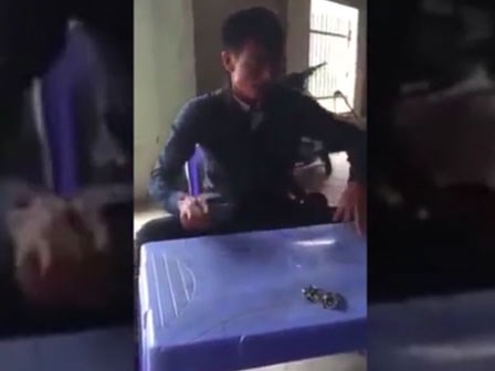 Phút ngẫu hứng của chàng trai khiến dư luận thán phục
