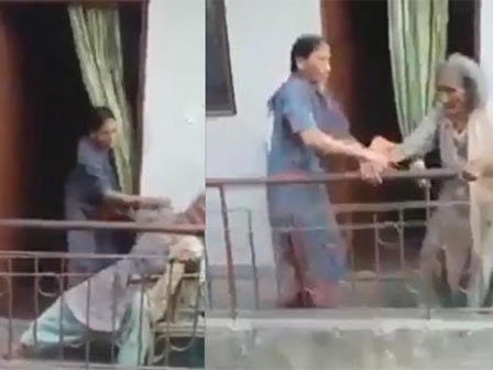 Phẫn nộ cảnh con gái đánh mẹ dã man
