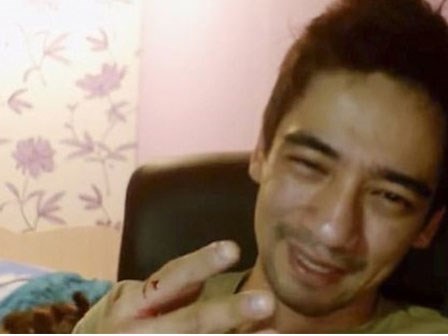 Bị rắn độc cắn, nam blogger kiên quyết không gọi cấp cứu để dành thời gian livestream xin lỗi vợ cũ