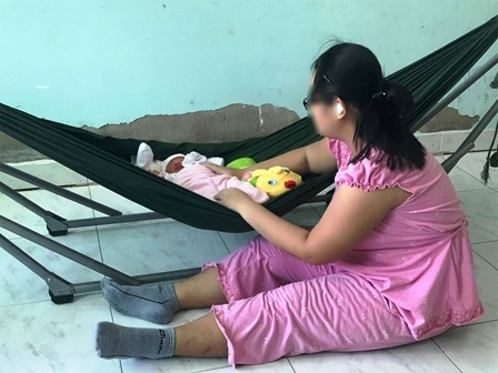 Bé gái 16 tuổi bị anh rể dùng vũ lực để hiếp dâm đã sinh con gái được 10 ngày tuổi