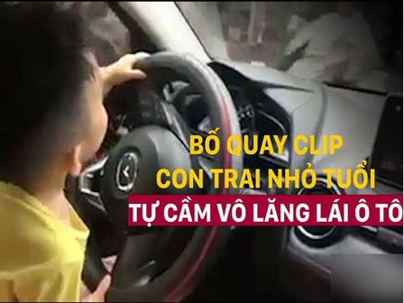 Bố để con nhỏ cầm vô lăng lái ô tô rồi quay clip: Hành động khiến người xem rùng mình