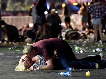 Chồng hy sinh thân mình che chắn cho vợ khỏi làn đạn trong vụ xả súng kinh hoàng ở Las Vegas