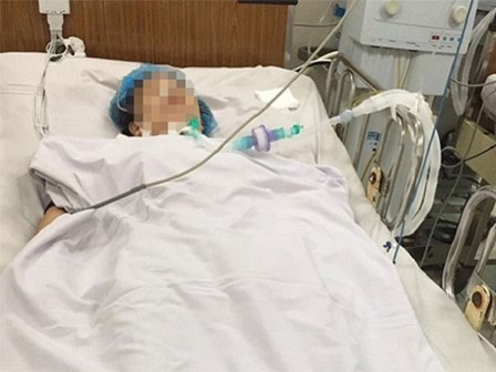 Người phụ nữ nguy kịch sau phẫu thuật gọt cằm: Đã chuyển từ nước ngoài về, vẫn đang hôn mê