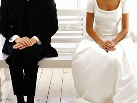 Nhà gái đòi làm lễ cưới long trọng dù bố tôi mới mất chưa lâu