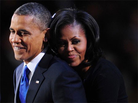 Món quà bất ngờ của ông Obama khiến bà Michelle phải 'đỏ mặt' ngượng ngùng