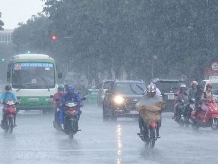 Tin mới thời tiết 7/10: Không khí lạnh tràn về, Hà Nội mưa to 2 ngày cuối tuần