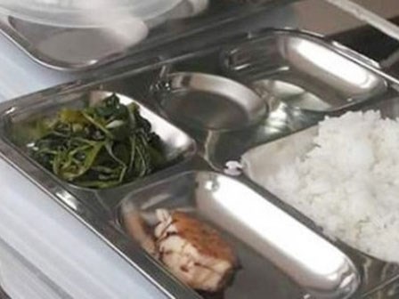 Nữ hiệu trưởng khẳng định: Với một suất cơm 19 ngàn thế này, nhà trường còn bị âm tiền