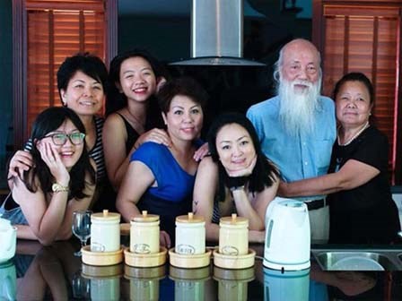 Người thân thầy Văn Như Cương xúc động: 