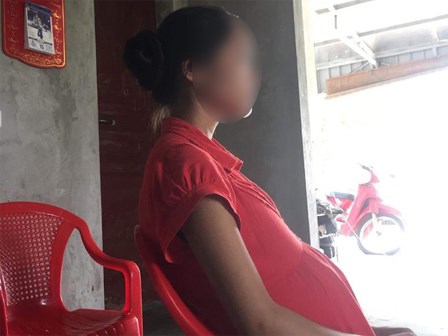 Nỗi đau của nữ sinh lớp 11 phải bỏ học vì 2 lần bị hàng xóm cưỡng hiếp đến mang thai
