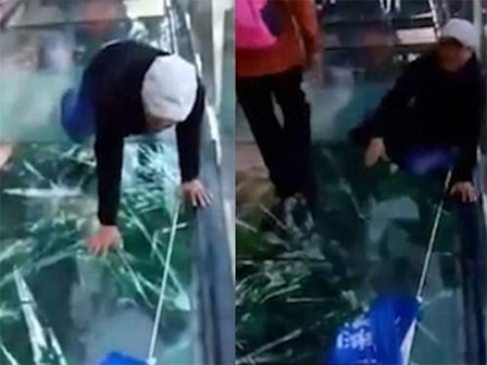 Sự thật phía sau đoạn video cây cầu kính rạn nứt, hướng dẫn viên du lịch ngồi thụp xuống kêu gào