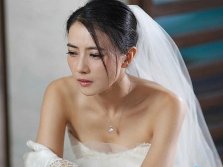 Món quà đặc biệt chú rể tặng cô dâu trong đám cưới khiến khách khứa xôn xao, cha mẹ phẫn nộ