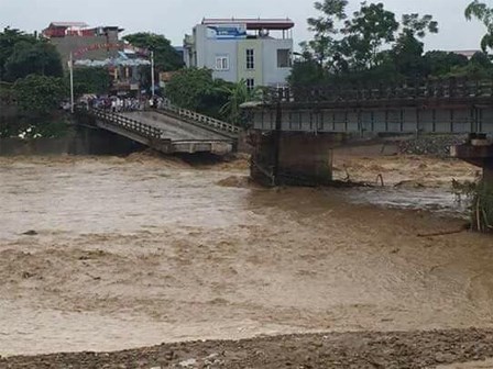 Phóng viên TTXVN bị lũ cuốn mất tích khi tác nghiệp tại Yên Bái