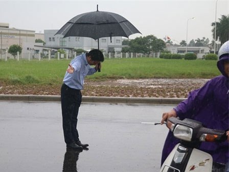 Ở quê hương, công ty Nhật mở trạm xăng tại Việt Nam có tận tay lau kính cho khách?