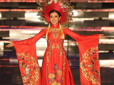Bị cảm bất ngờ, Huyền My xin lỗi vì chưa hô được dõng dạc nhất hai tiếng 'Việt Nam'