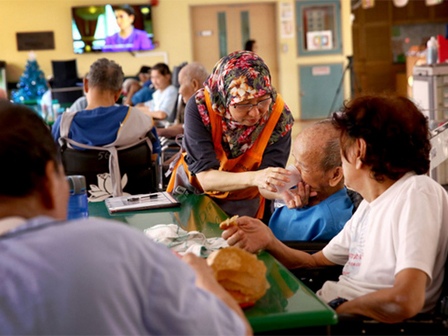 Chuyện như đùa: Thanh niên đi massage bằng cá, 5 phút sau cả đàn cá lăn ra chết không rõ nguyên nhân-3