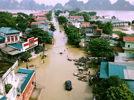 Trận lũ lịch sử hoành hành miền Bắc: Những câu chuyện đau lòng và tình người nơi lũ quét qua