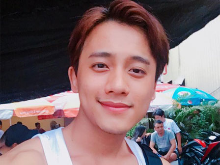 Thầy hiệu trưởng gây sốt MXH vì màn quẩy nhạc remix quên cả lối về, đánh bại toàn bộ học sinh-3