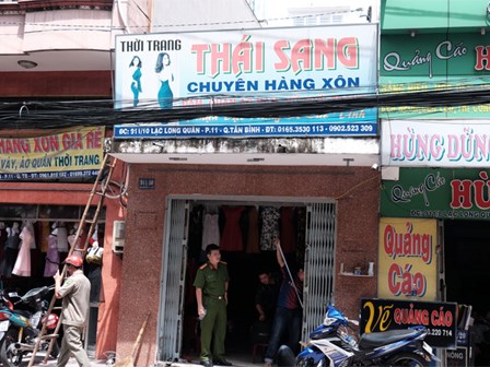 Đi học về, con nhỏ thất thần nghe tin cha mẹ bỏng nặng nghi do tự đốt nhà sau cãi nhau