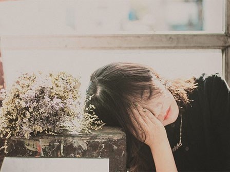 Yêu 5 năm, cô gái lên mạng nhờ tư vấn khi người yêu có biểu hiện lạ và cái kết phũ phàng