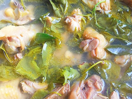 Lẩu gà lá giang nóng hổi vừa ăn vừa thổi đón gió mùa về