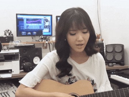 Thánh nữ bolero Jang Mi đốn tim fan khi vừa đàn vừa hát hit của Mỹ Tâm