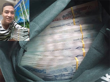 Vị khách để quên hơn 300 triệu đồng trong cốp xe, nam sinh vội đi tìm trả lại