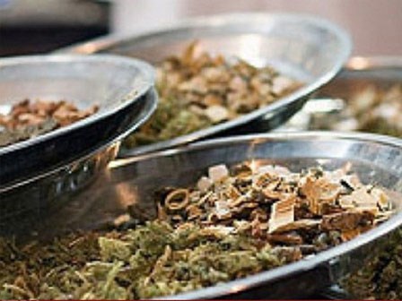 Phát hiện nhiều bằng chứng ung thư gan liên quan đến thuốc Bắc