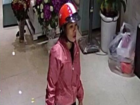 Truy tìm đối tượng nữ vào cửa hàng trên phố Khâm Thiên