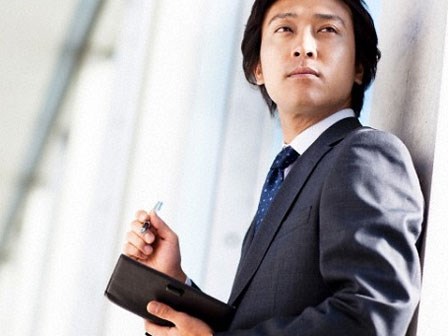 Tôi có nên vay mượn thêm 200 triệu để đủ tiền thách cưới mà nhà bạn gái đưa ra không?